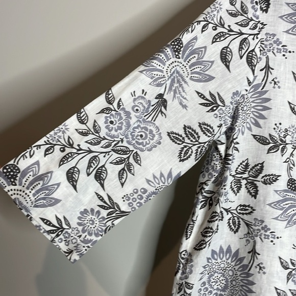 FLAX | Women’s Grey 100% Linen Floral Top Size Medium 3/4 Sleeve - Picture 2 of 6